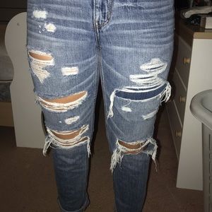 American Eagle ripped mom jeans
